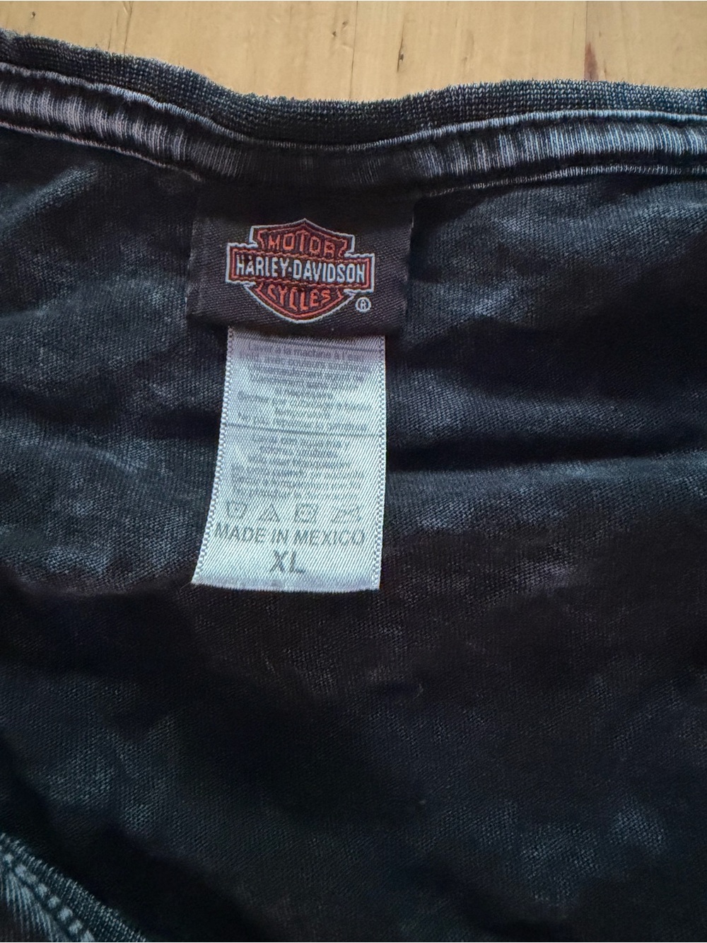 Harley-Davidson Black Distressed Logo V-Neck Tee - Picture 4 of 4
